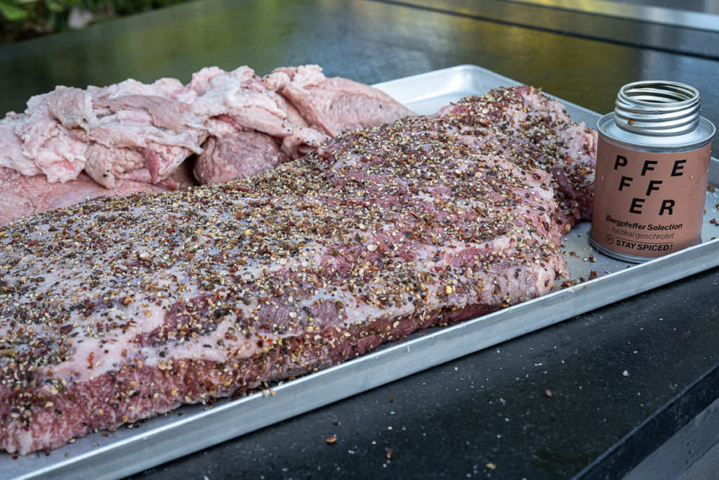 Beef Brisket Mit Gepickelten Roten Zwiebeln Bigbbq