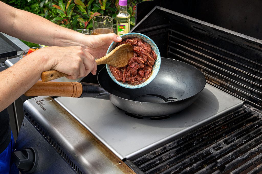 US Rinderfilet mit Gemüse aus dem Wok - bigBBQ