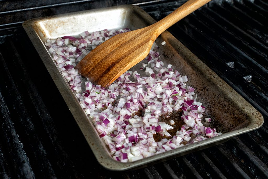 Lammlachse an Ziegenkäsetaler mit Kaki Chutney - bigBBQ