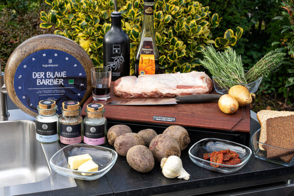 Schweinelachs mit Balsamico-Rosmarin-Marinade an gefüllte Rote Bete ...